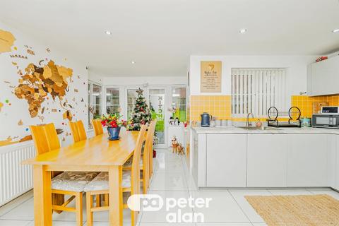 6 bedroom detached house for sale, Rhodfar Mor, Rhoose, BARRY