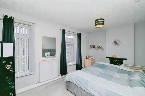 4 bedroom terraced house for sale, Evans Street, Barry
