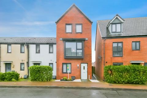 4 bedroom end of terrace house for sale, Ffordd Y Mileniwm, Barry