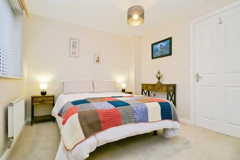 4 bedroom end of terrace house for sale, Ffordd Y Mileniwm, Barry