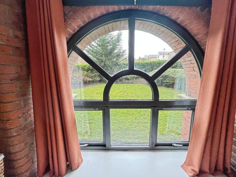 Arch window