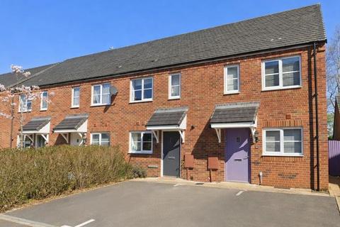 2 bedroom terraced house for sale, Linnet Road, Bodicote