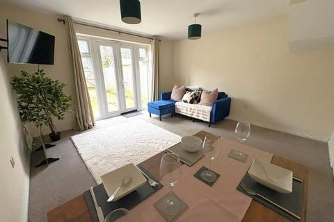 2 bedroom terraced house for sale, Linnet Road, Bodicote