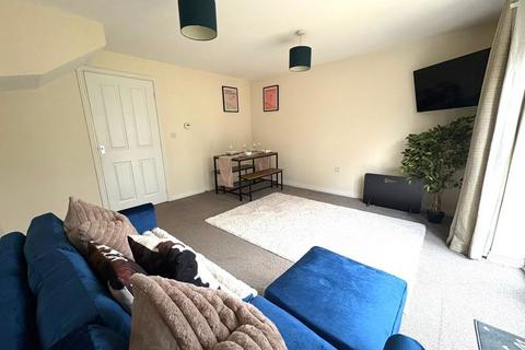 2 bedroom terraced house for sale, Linnet Road, Bodicote