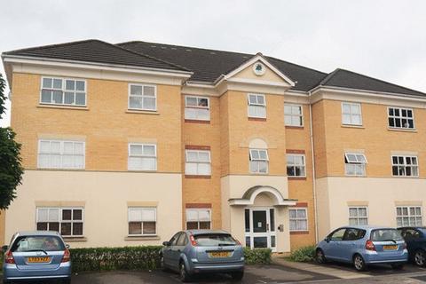 2 bedroom apartment to rent, Hurworth Avenue, Slough
