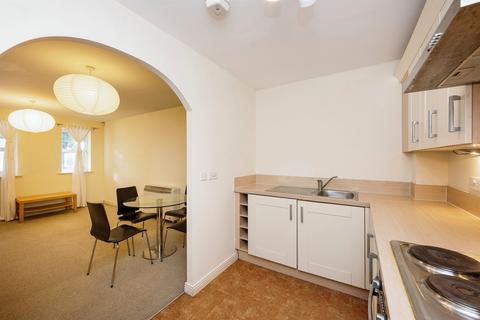 2 bedroom ground floor flat for sale, Park Street, Bridgend