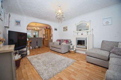 4 bedroom detached house for sale, Llwyn Glas, Bridgend