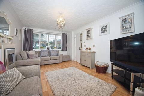 4 bedroom detached house for sale, Llwyn Glas, Bridgend