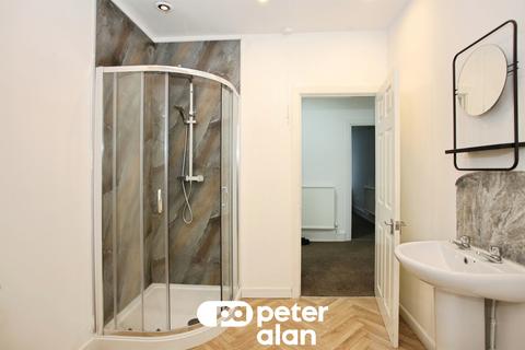 2 bedroom flat for sale, Commercial Street, Pengam, Blackwood