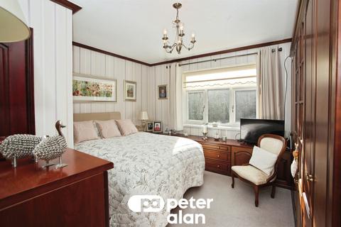 undefined, Glenview Terrace, Ynysddu, Newport