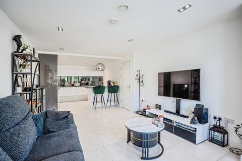 2 bedroom flat for sale, Severn Quay, Chepstow