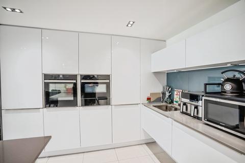 2 bedroom flat for sale, Severn Quay, Chepstow