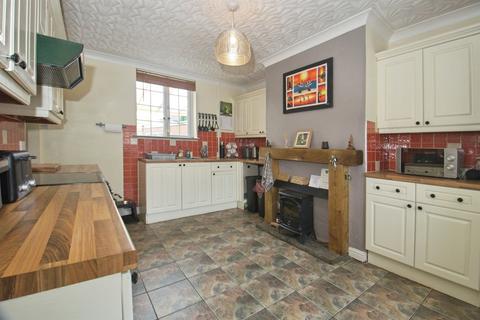 3 bedroom end of terrace house for sale, Bulwark Avenue, Bulwark, Chepstow