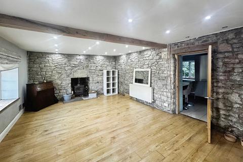 undefined, Elizabeth Row, Talywain, Pontypool