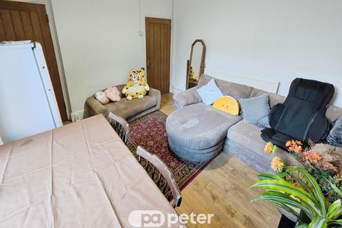 3 bedroom end of terrace house for sale, Windsor Road, Griffithstown, PONTYPOOL