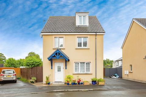 4 bedroom detached house for sale, Clos Yr Afon, AMMANFORD