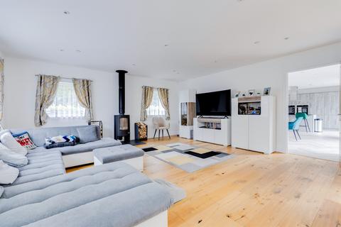 undefined, Heol Y Delyn, Lisvane, Cardiff