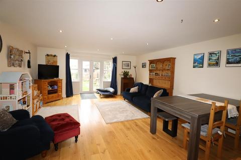3 bedroom terraced house for sale, Blenheim Mews, Stony Stratford, Milton Keynes