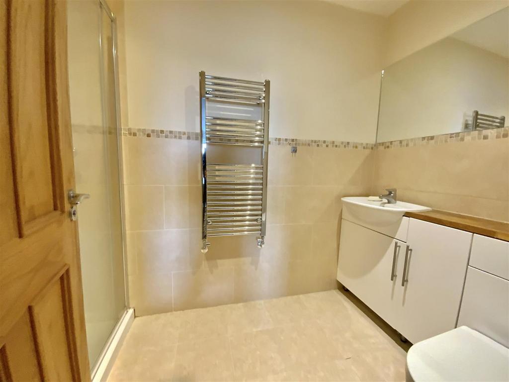 Bedroom 1 - Ensuite