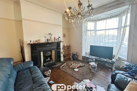 undefined, Cwrt Sart, Neath