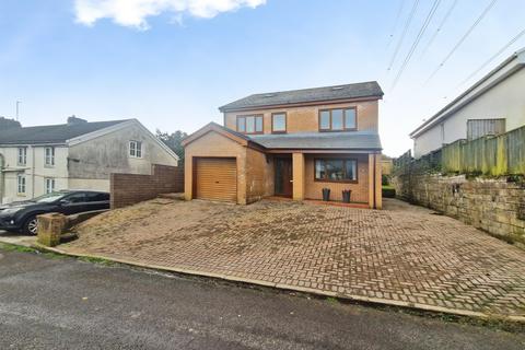4 bedroom detached house for sale, Crown Road, Bridgend