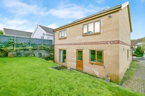 4 bedroom detached house for sale, Crown Road, Bridgend