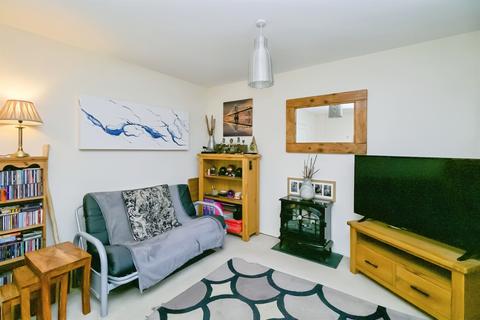 4 bedroom terraced house for sale, Cilgant Y Lein, Pyle, BRIDGEND