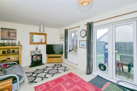 4 bedroom terraced house for sale, Cilgant Y Lein, Pyle, BRIDGEND
