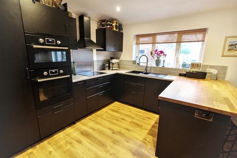 3 bedroom bungalow for sale, Hamtun Gardens, Southampton
