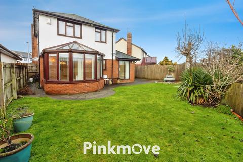 4 bedroom detached house for sale, Cambria Close, Newport NP18
