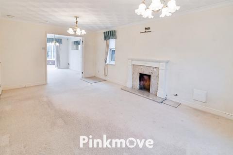 4 bedroom detached house for sale, Cambria Close, Newport NP18