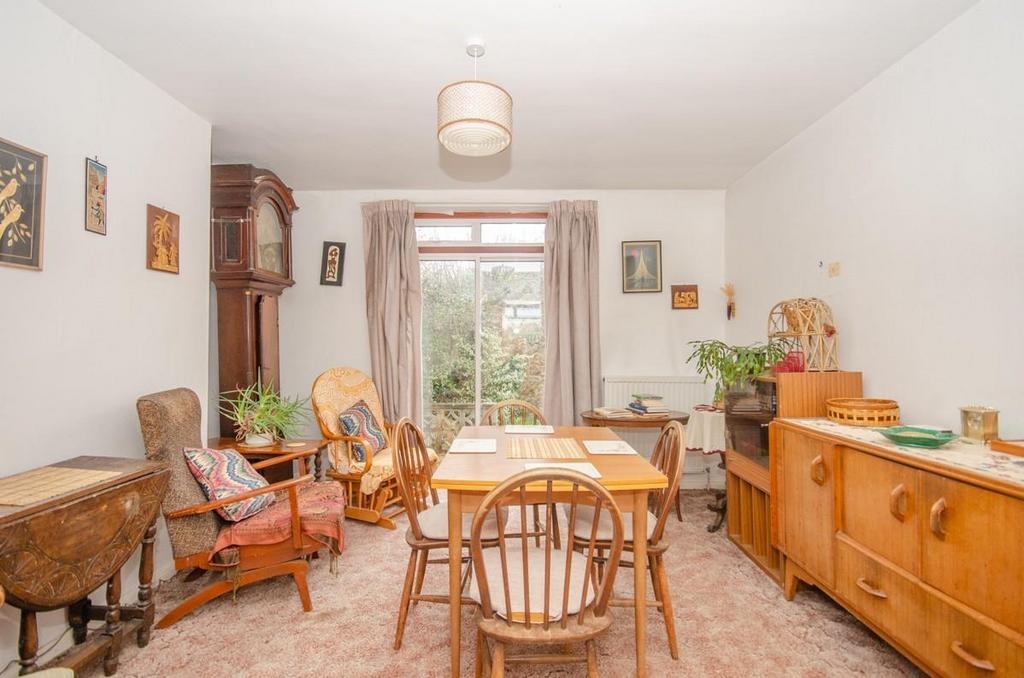 Dining room pic 2.jpg