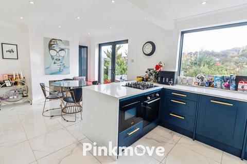3 bedroom detached house for sale, Melbourne Way, Newport NP20