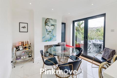 3 bedroom detached house for sale, Melbourne Way, Newport NP20