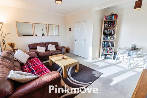 undefined, Gold Tops, NEWPORT NP20