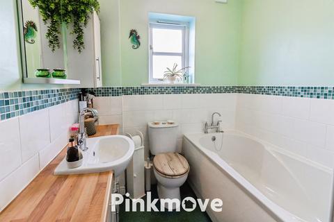 2 bedroom flat for sale, Gold Tops, NEWPORT NP20