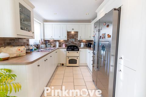 3 bedroom detached house for sale, Gerbera Drive, Newport NP10