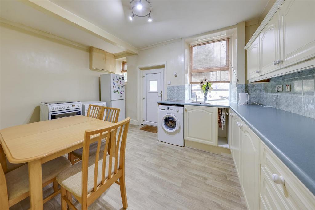 Kitchen / Dining