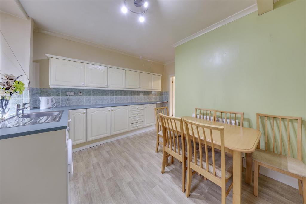 Kitchen / Dining Alt
