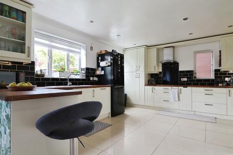 4 bedroom detached house for sale, Aston Place, St. Mellons, Cardiff