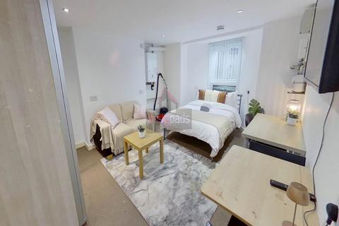 Studio to rent, Carlton Road, Salford, Manchester