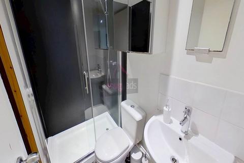 Studio to rent, Carlton Road, Salford, Manchester