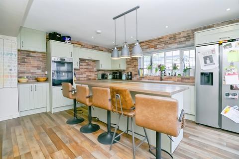 4 bedroom semi-detached house for sale, Heol St. Cattwg, Pendoylan, Cowbridge