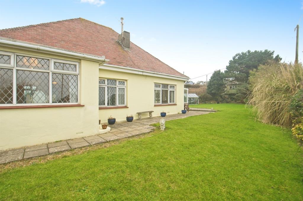 Main Road, Ogmore-By-Sea 4 bed detached house for sale - £475,000
