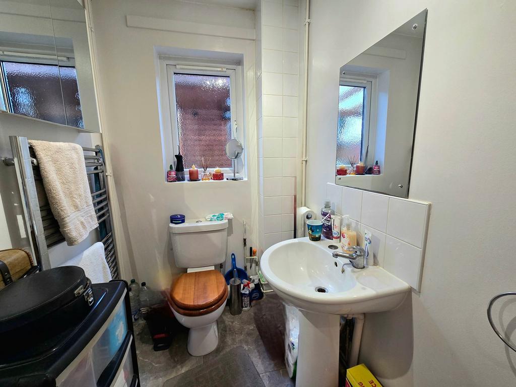 Cloakroom/WC