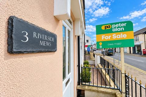 3 bedroom townhouse for sale, Riverside Mews, Cowbridge
