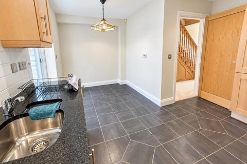 3 bedroom townhouse for sale, Riverside Mews, Cowbridge