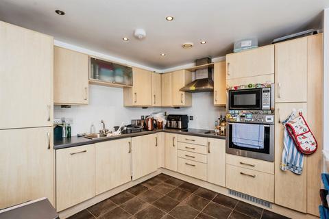 2 bedroom apartment for sale, Princess Way, Swansea