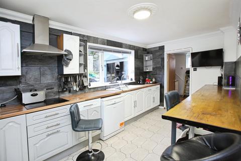4 bedroom detached house for sale, Ffordd Y Gollen, Tonteg, Pontypridd