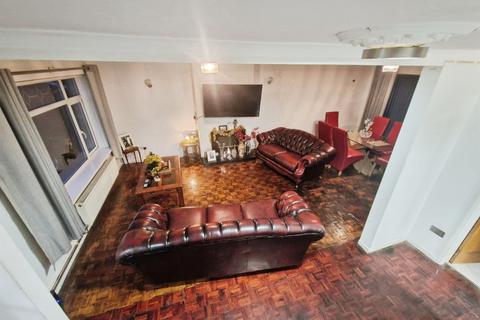 4 bedroom detached house for sale, Ffordd Y Gollen, Tonteg, Pontypridd